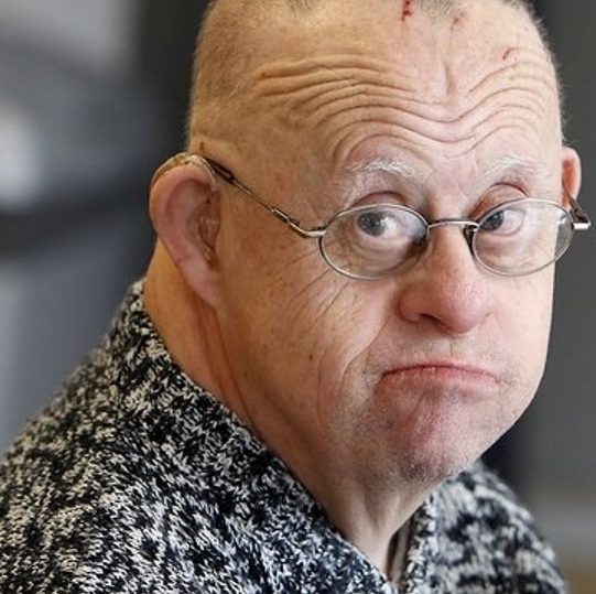 De ouder wordende mens met Downsyndroom en dementie